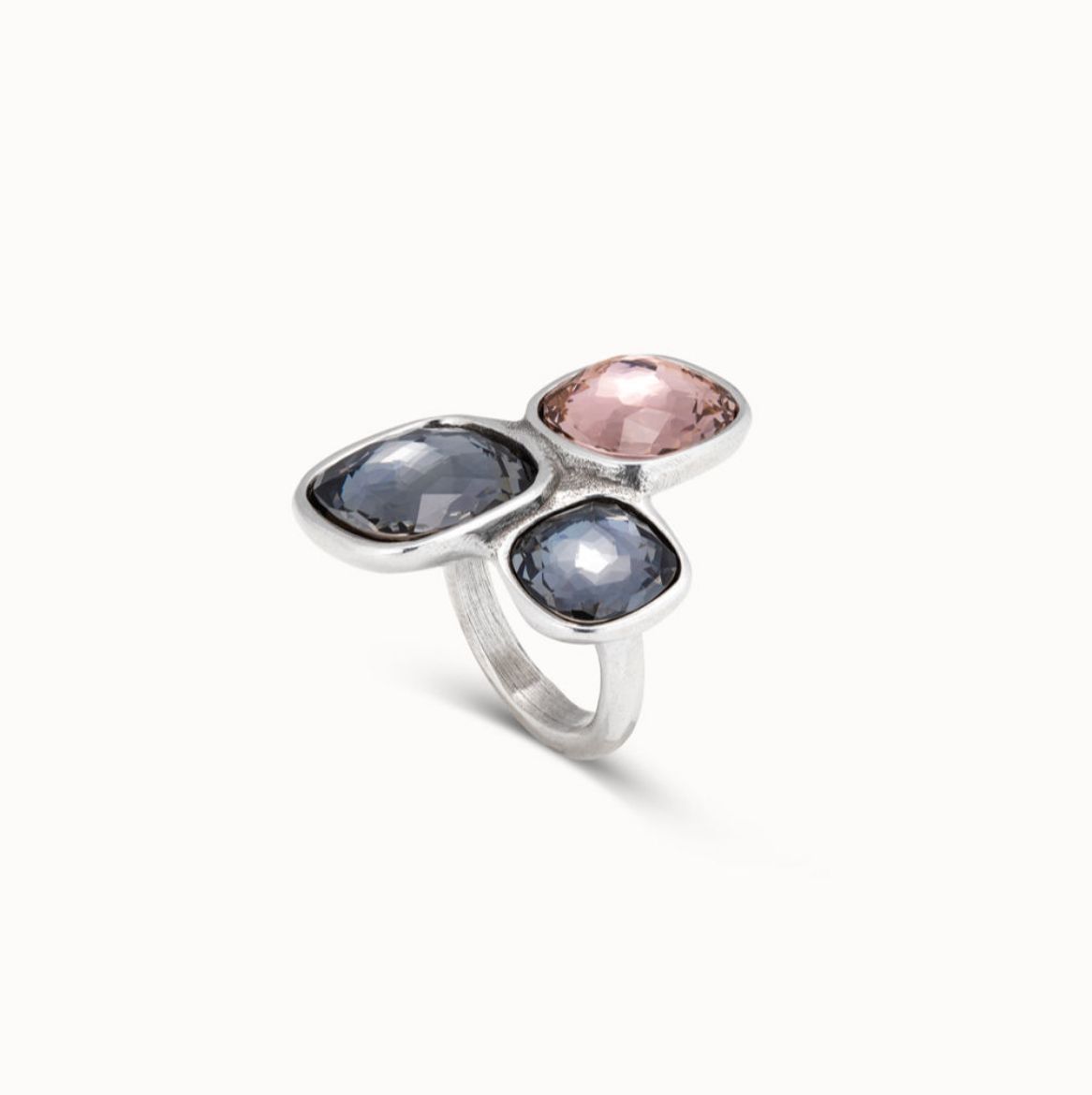 Picture of Ladies Two Grey One Salmon Crystals Ring