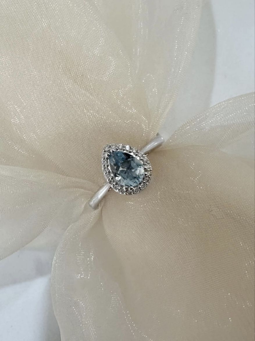 Picture of 9ct White Gold Aquamarine and Diamond Ring