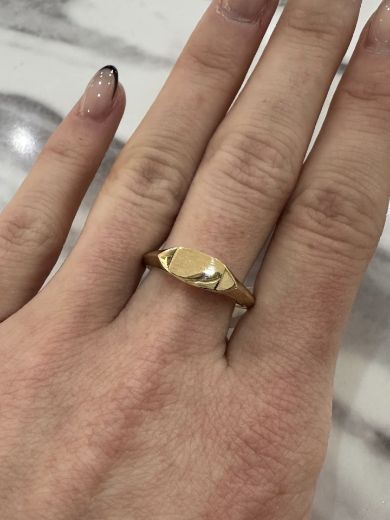 Picture of 9ct Yellow Gold Mini Signet Ring