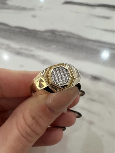 Picture of 9ct Yellow Gold Signet Ring with Diamonds