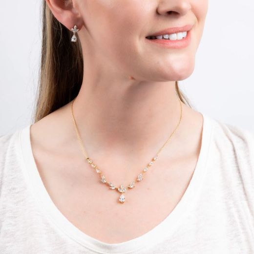 Picture of Vine Leaf Earrings with Teardrop Drop
