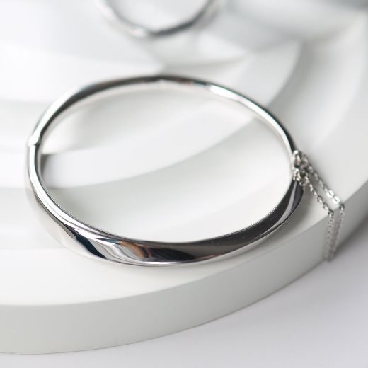 Picture of Bevel Cirque Hinged Bangle