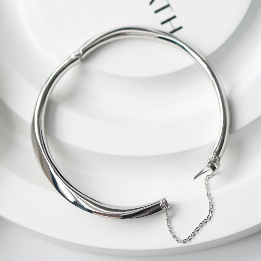 Picture of Bevel Cirque Hinged Bangle
