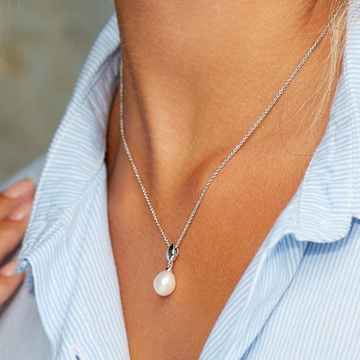 Picture of Pebble Pearl Necklace