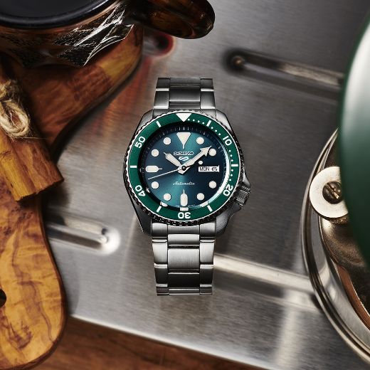 Picture of Green Seiko 5 Sports