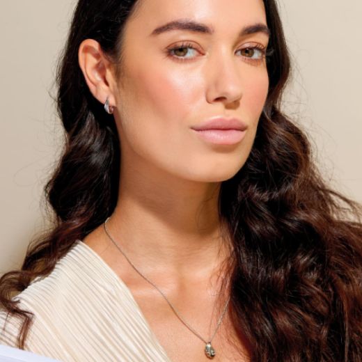 Picture of Océane Shell Wave Hoop Earrings