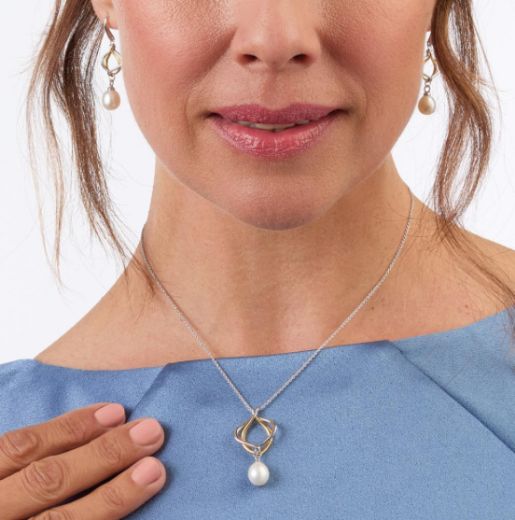 Picture of Alicia Golden Pearl Necklace