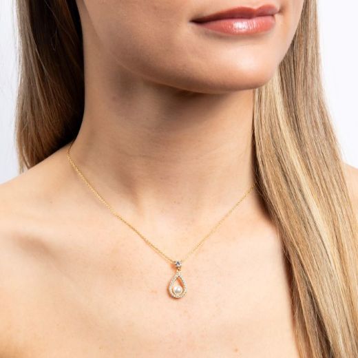 Picture of Open Halo Teardrop Pendant with Shell Pearl in Gold 